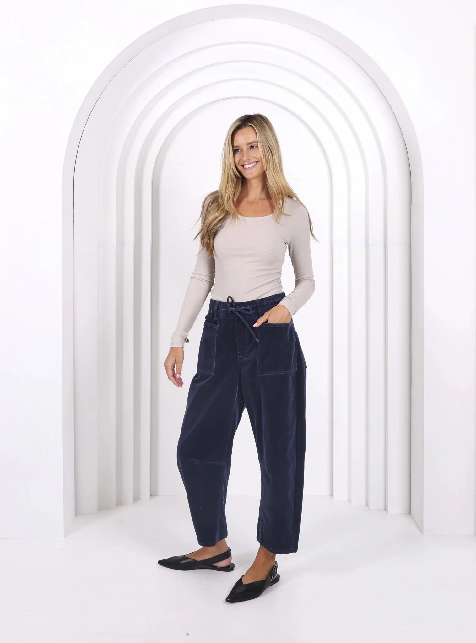 Leo Barrel Jeans Corduroy (Smoke Navy) - Something For Me