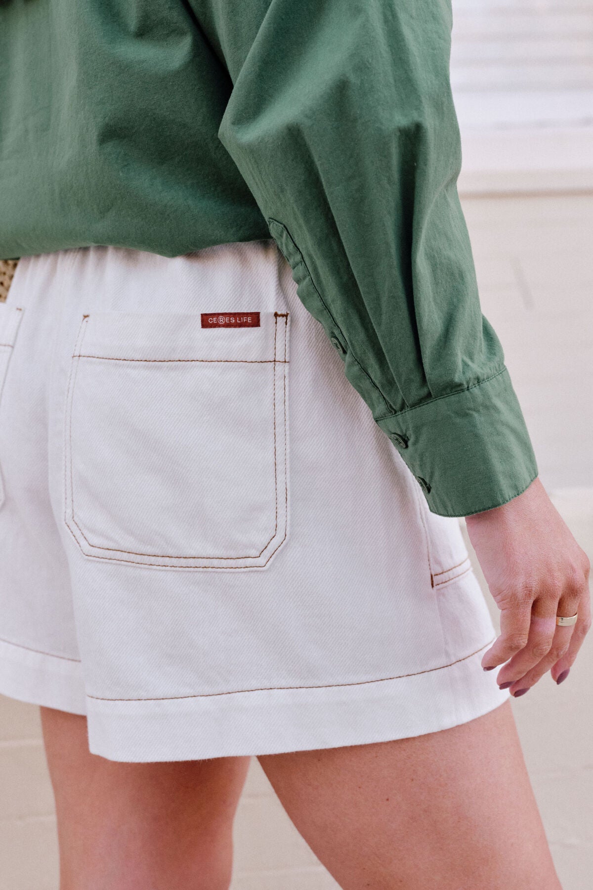 Weekender Short (Ecru)