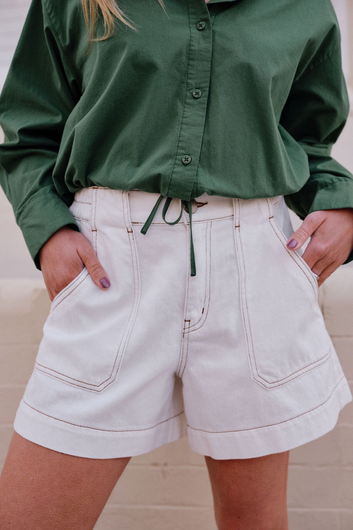 Weekender Short (Ecru)