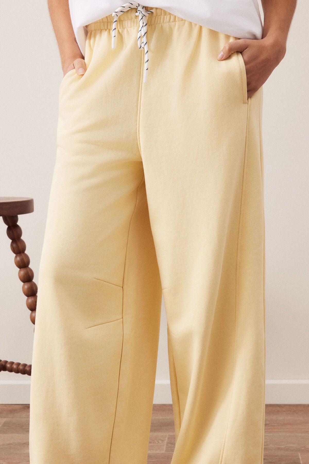 Halle Barrel Trackpant (Butter)