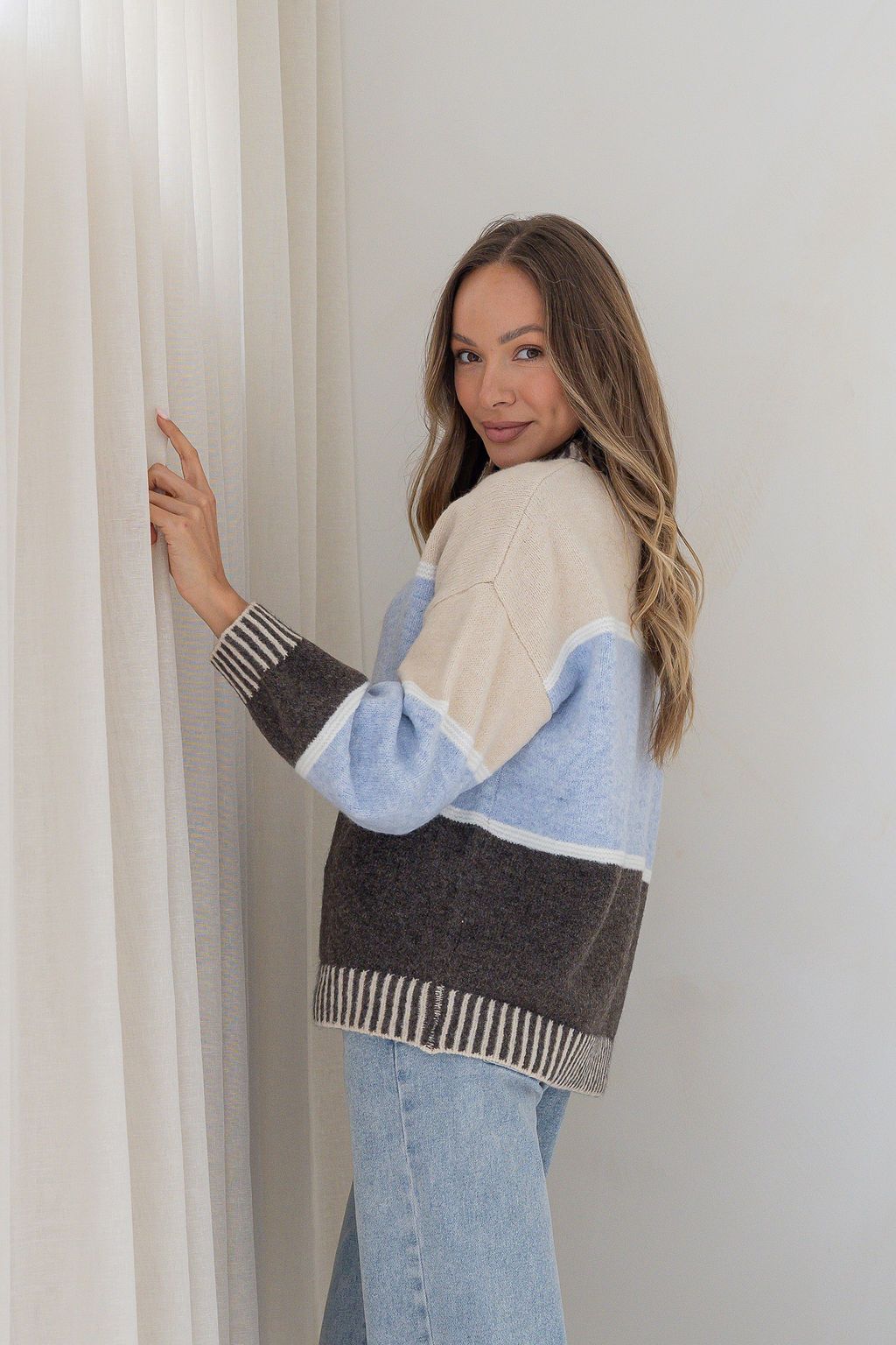 Tilly Blanket Stitch Knit (Blue/Chocolate)