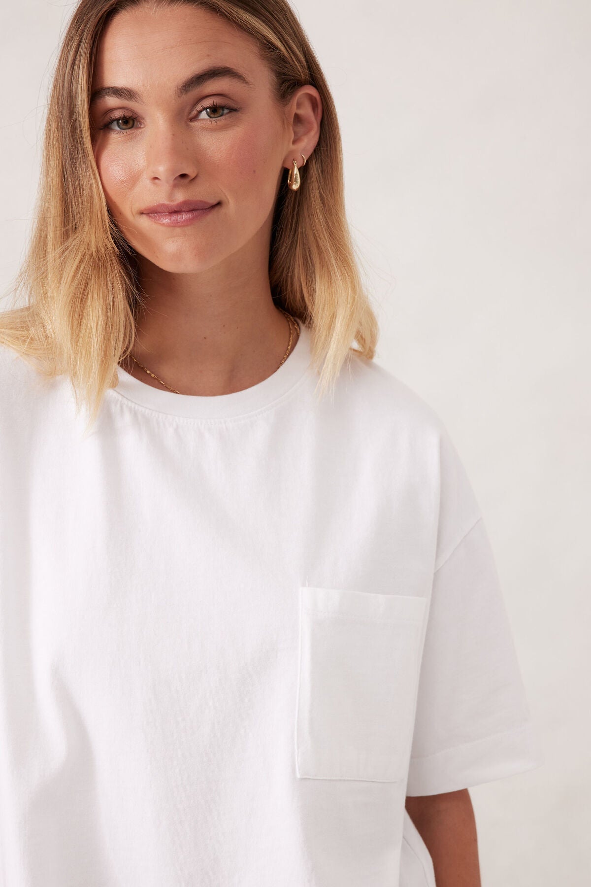 Boa Boxy Pocket Tee (White) - Something For Me​​