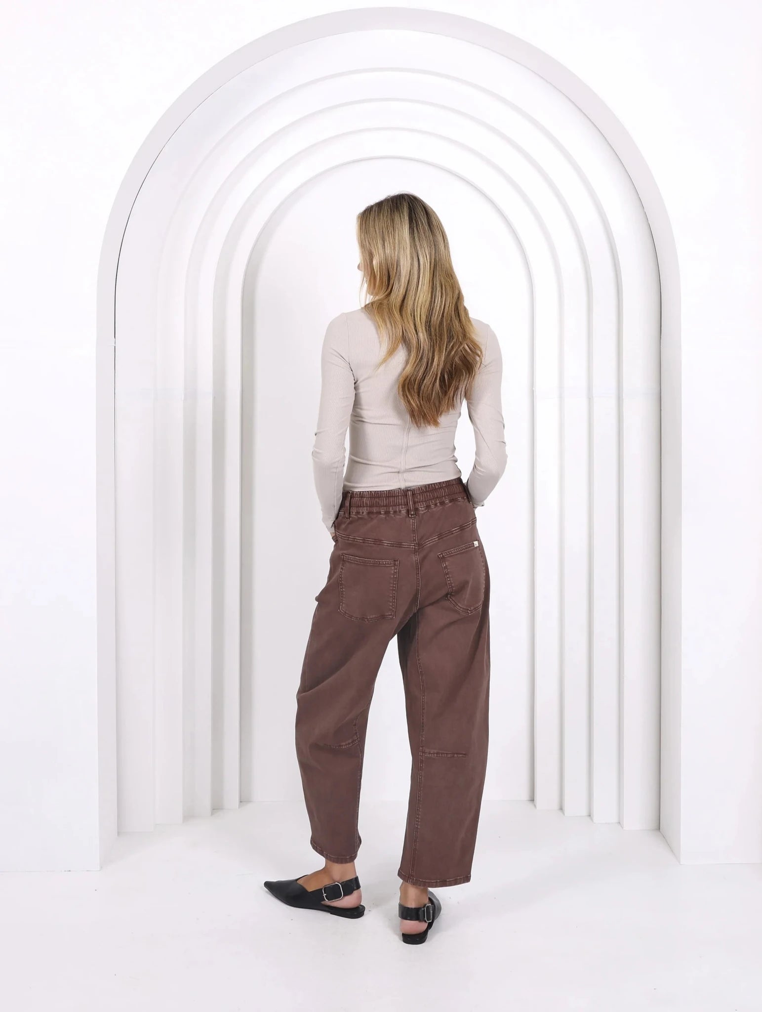 Leo Barrel Jeans (Chocolate) - Something For Me​​