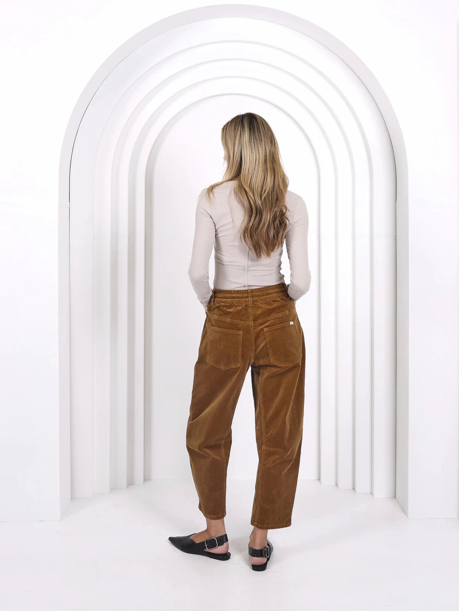 Leo Barrel Jeans Corduroy (Camel) - Something For Me​​