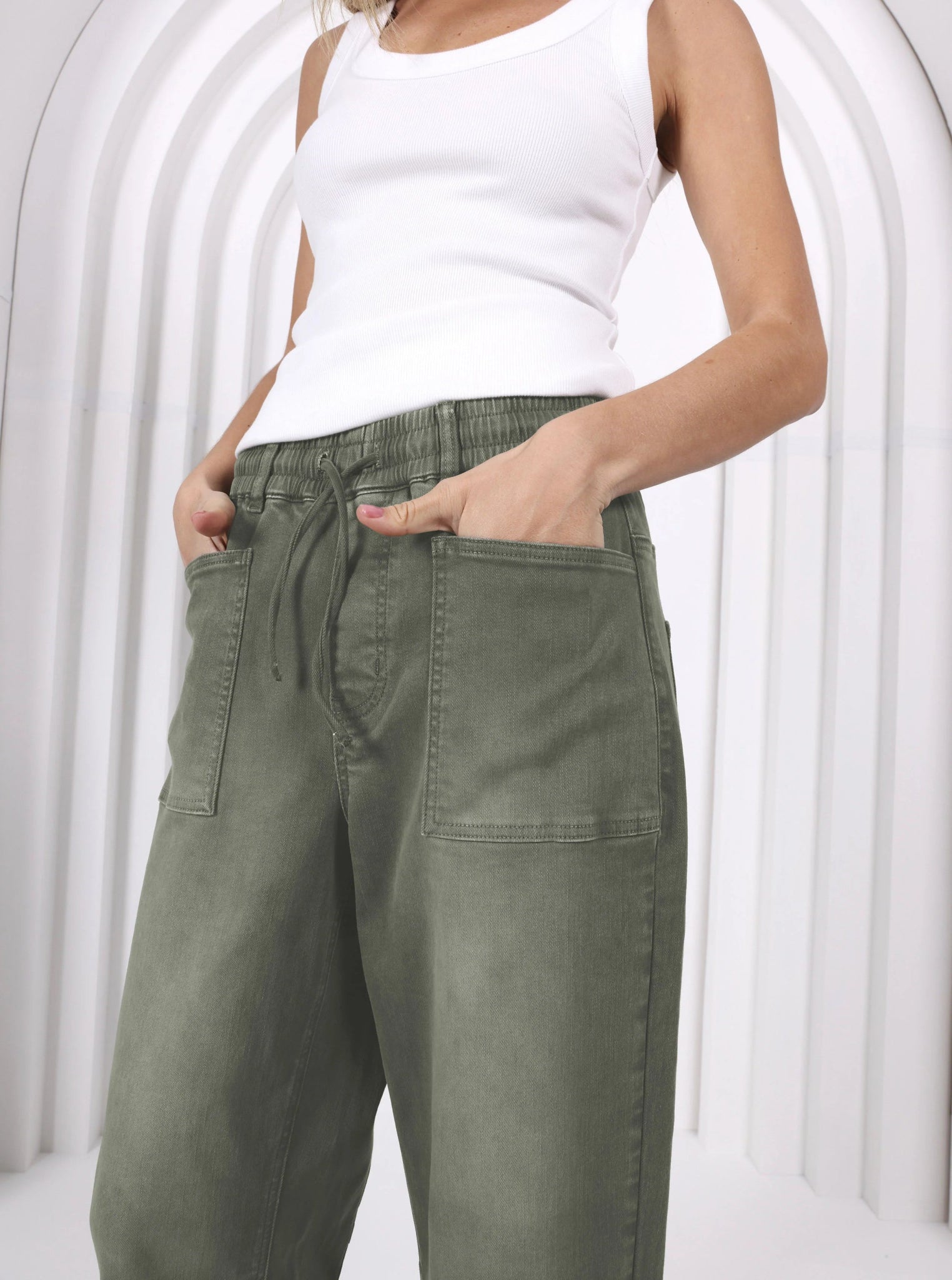 Leo Barrel Jeans (Khaki) - Something For Me​​