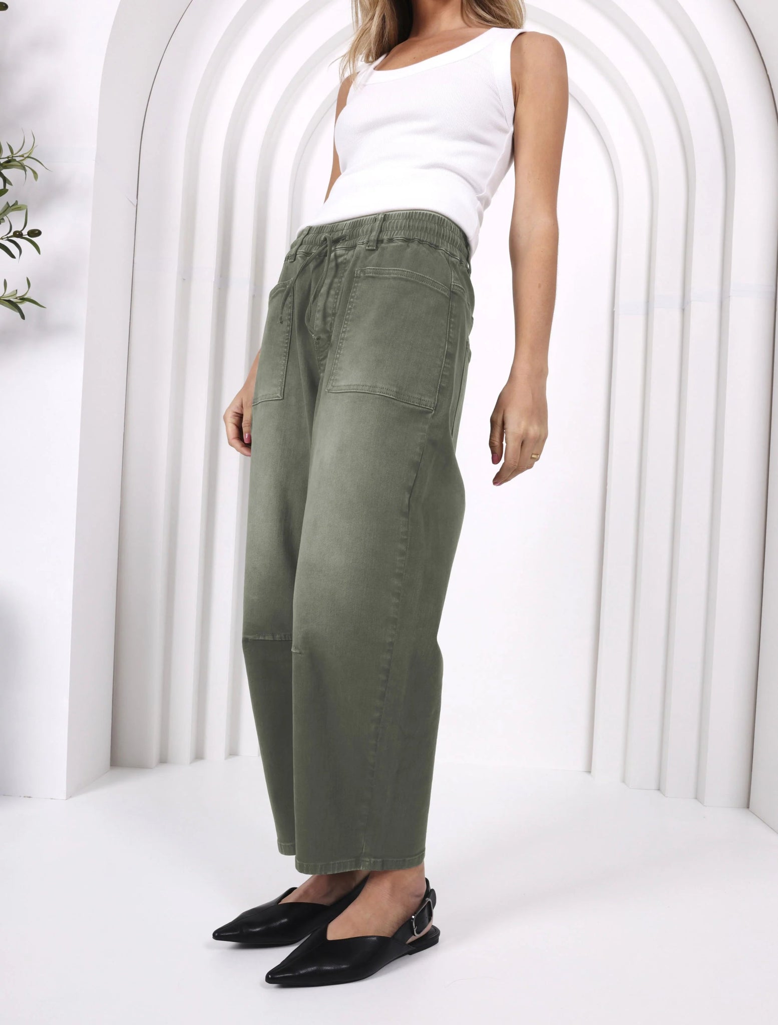 Leo Barrel Jeans (Khaki) - Something For Me​​