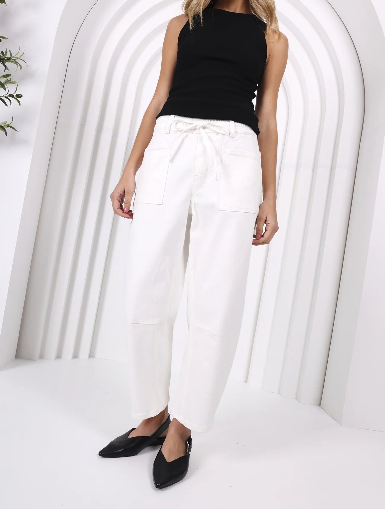 Leo Barrel Jeans (White) - Something For Me​​